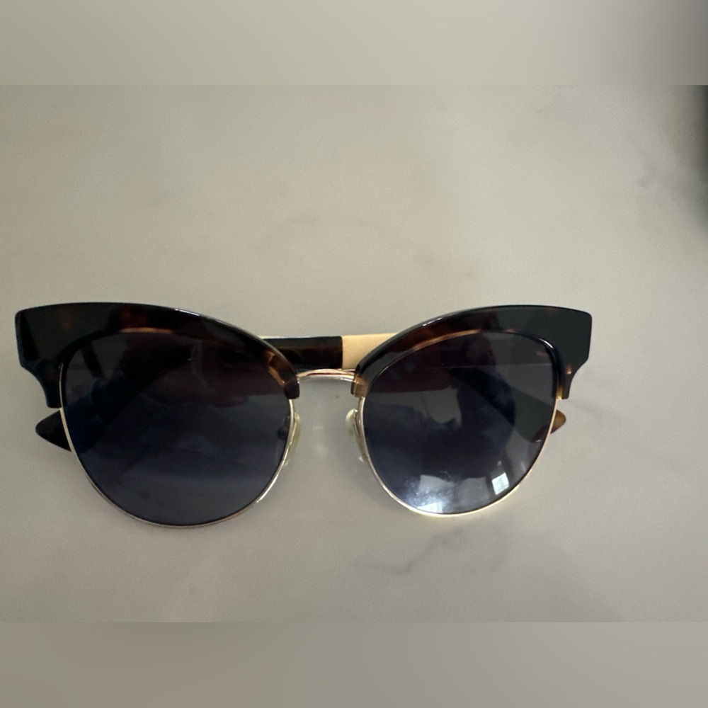 Stylish Black and Gold Sunglasses